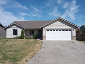 Building Photo - 5562 Fisher Pl