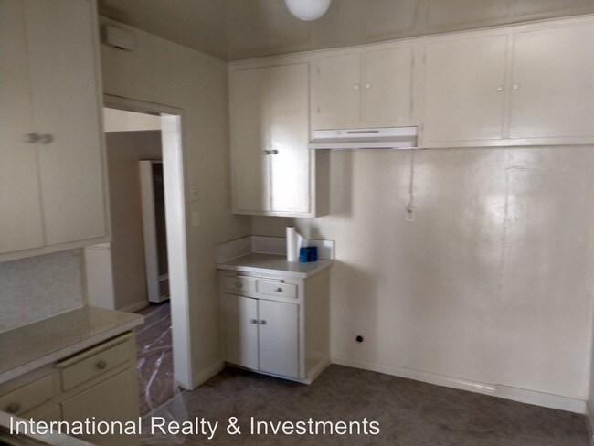 Building Photo - 1310 S Cochran Ave