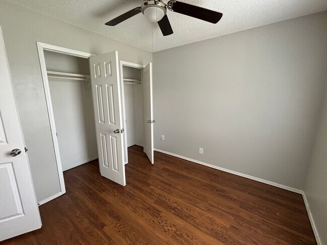 Foto del edificio - 2420-2422 Magnolia St