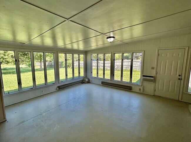 Foto del edificio - 609 Ann Ave