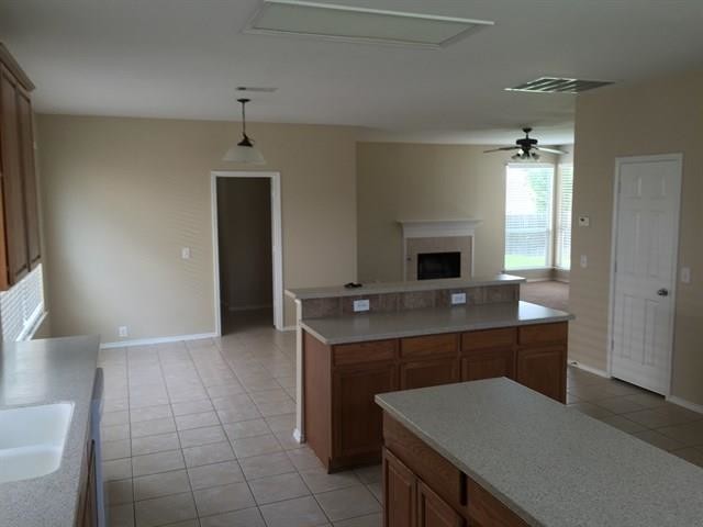 Building Photo - 712 Vallejo Dr
