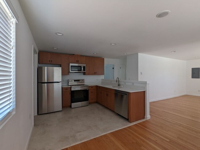 Building Photo - Stunning Remodeled Beacon Hill Home