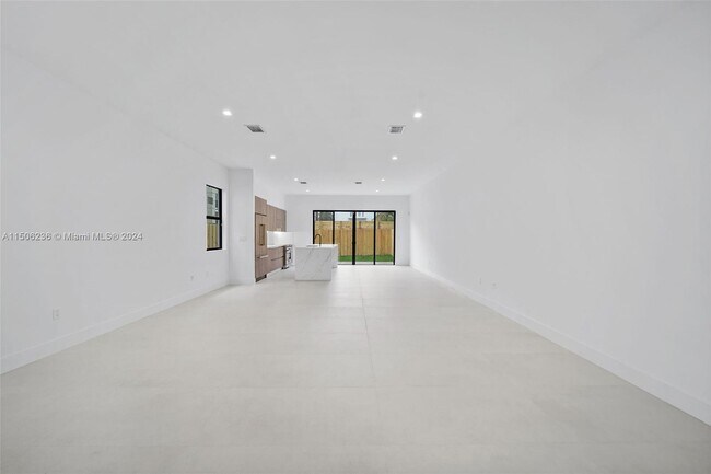 Building Photo - 3235 Percival Ave