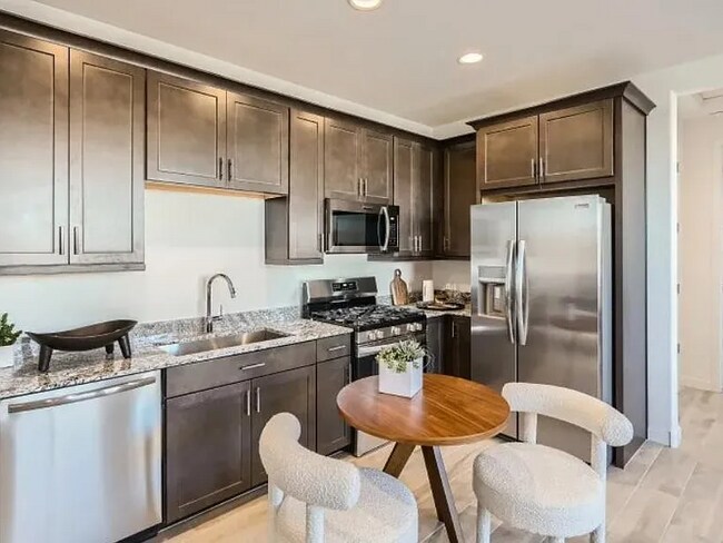 Foto del edificio - 17361 W Smoketree Dr