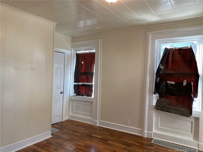 Foto del edificio - 186 N State St