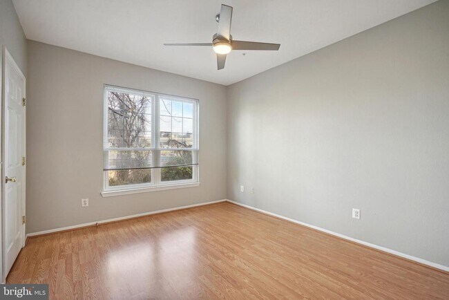 Foto del edificio - 1601 Spring Gate Dr.