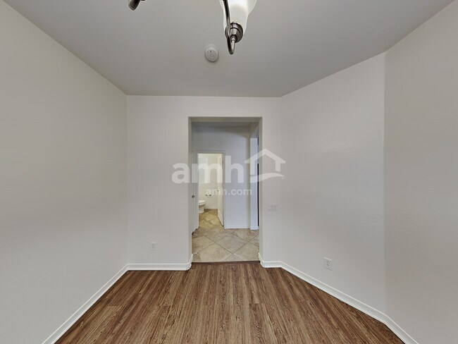 Foto del edificio - 4717 S Antonio