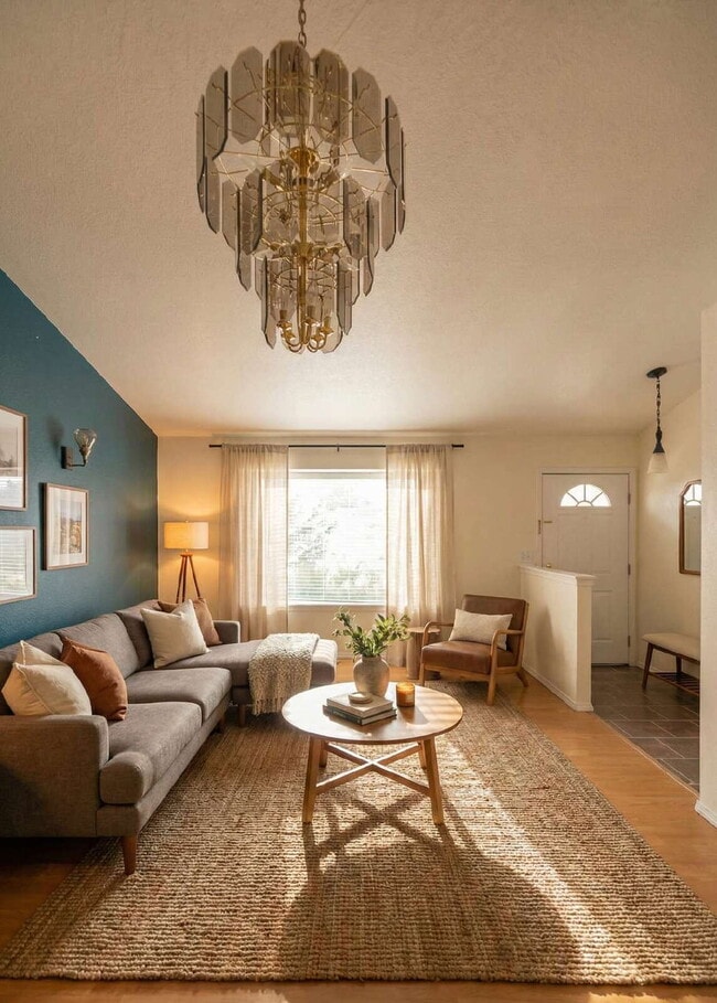 Foto del edificio - Large Tri-Level Home