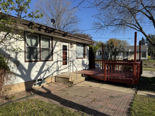Foto del edificio - 3203 N 94th St