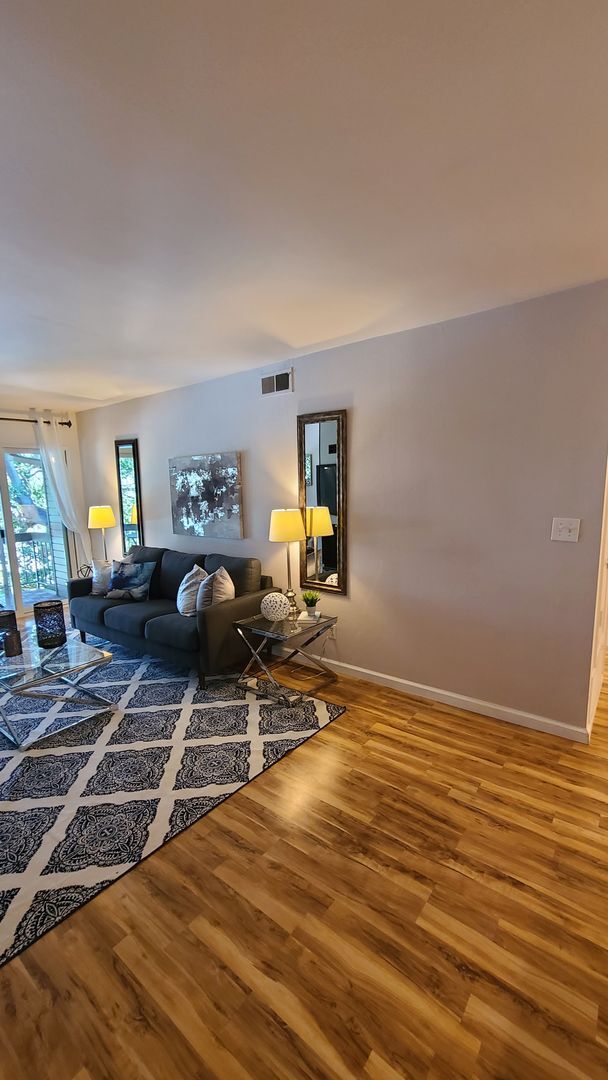 Photo - Absolutely gorgeous fresh apt Mariners Isl...