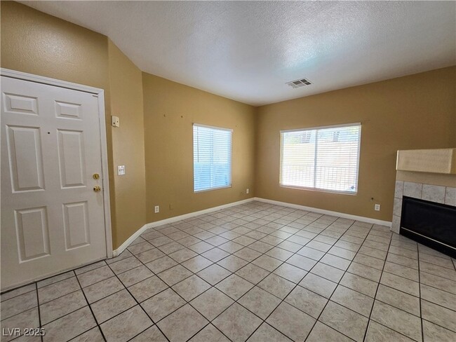 Building Photo - 8446 Opal Splendor Ave