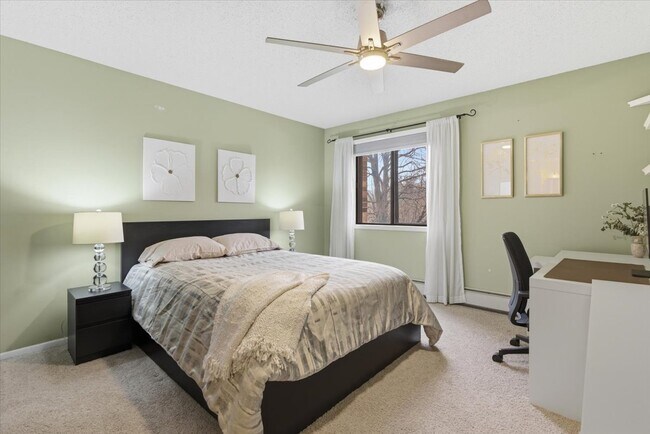 Foto del edificio - 10451 Greenbrier Rd