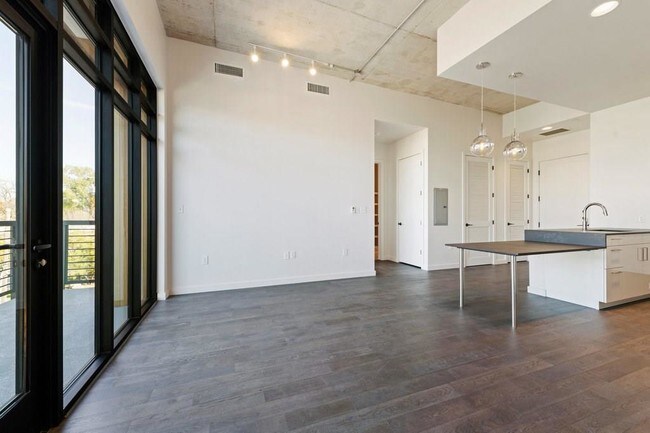 Foto del edificio - 1501 E 4th St