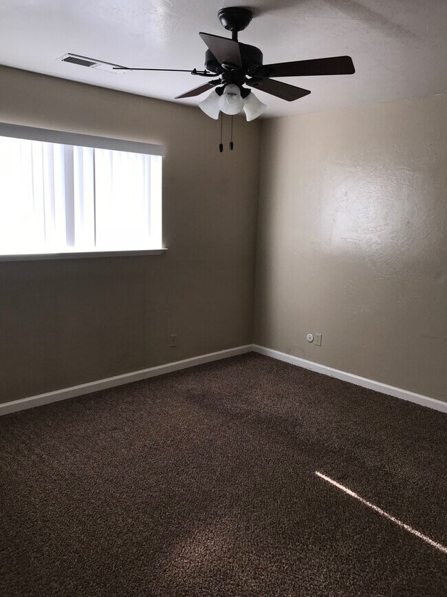 Foto del edificio - 1118 N Gem St