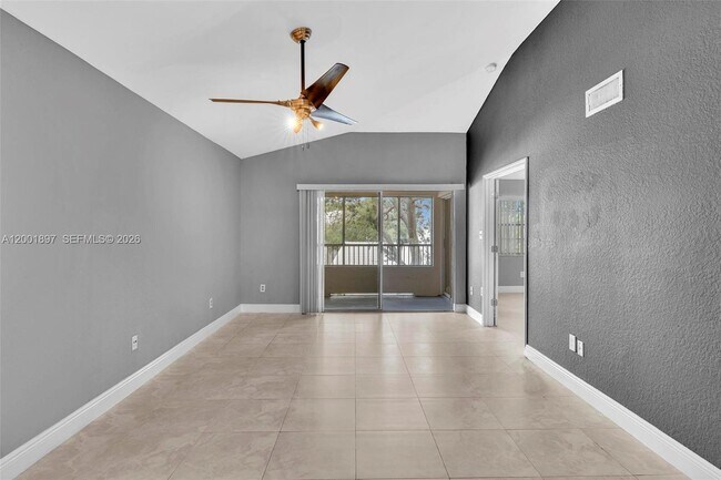 Foto del edificio - 2851 N Oakland Forest Dr