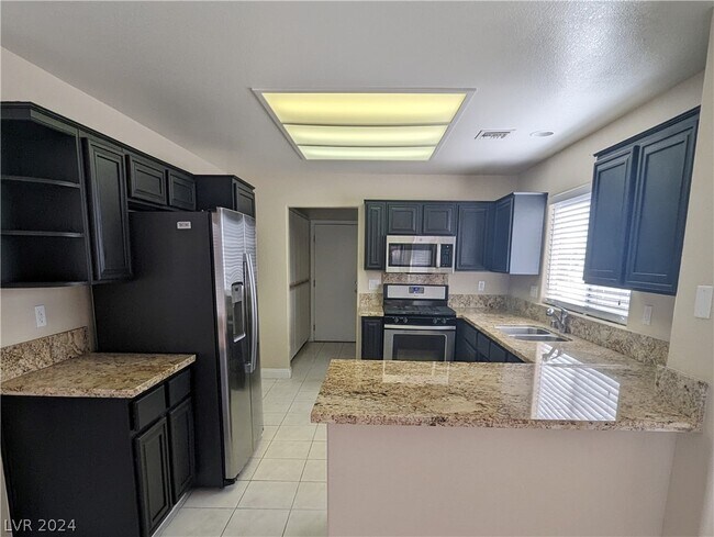 Building Photo - 9828 Rosamond Dr
