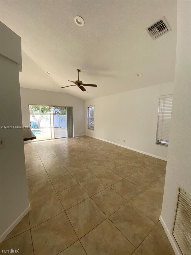 Foto del edificio - 4 br, 2 bath House - 1037 SW 149th Ln