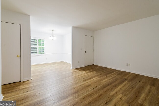 Foto del edificio - 140 Lablanc Way NW