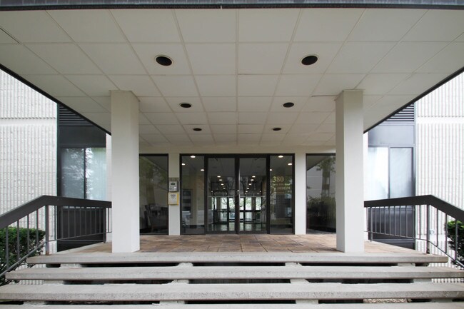 Foto del edificio - The Americana Apartments