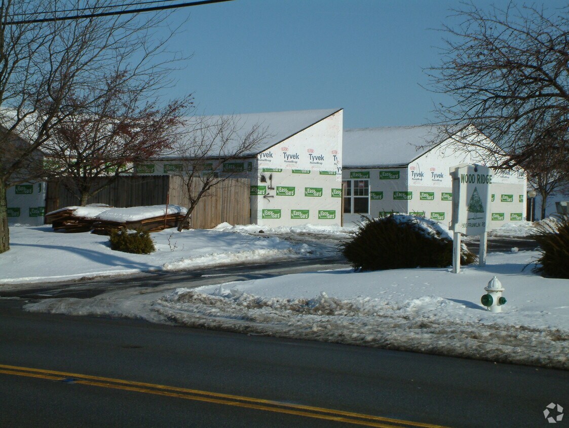 Foto del edificio - 900 Franklin Rd