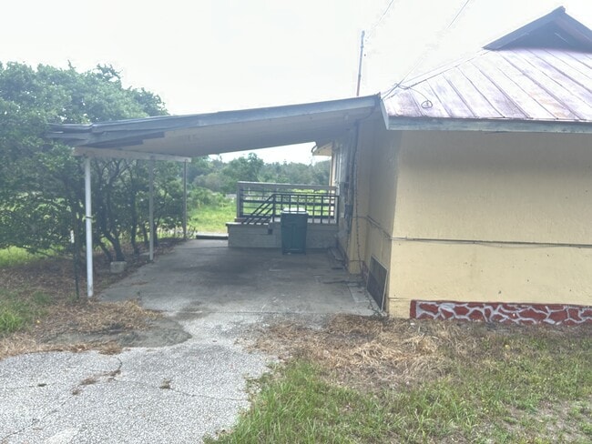 Building Photo - 613 N Dixie Ave