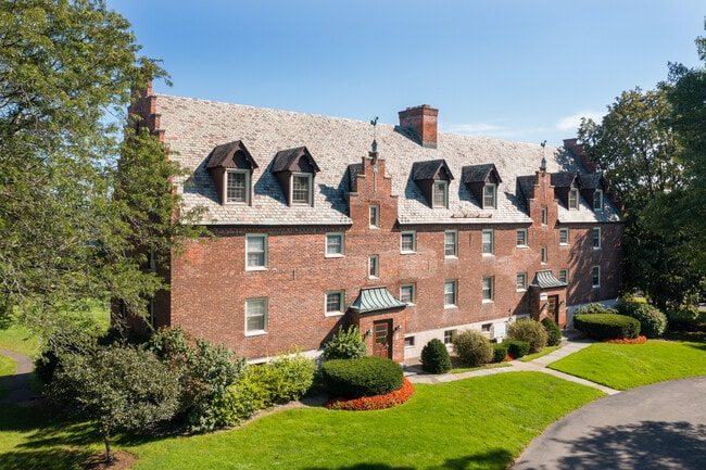 Dutch Village Phase 1 - Dutch Village Apartments