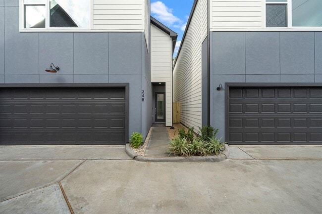 Building Photo - 28G Bucan St