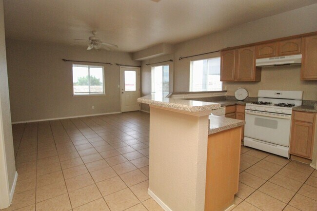 Building Photo - 5913 Cielo Del Rey Pl