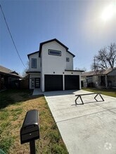 Building Photo - 1006 4th St