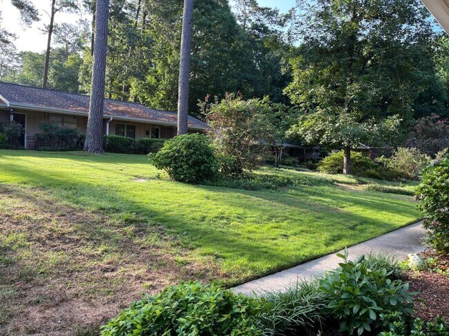 Building Photo - 2941 Caldwell Rd NE