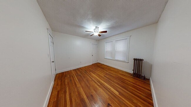 Foto del edificio - 76 Forest Hills St