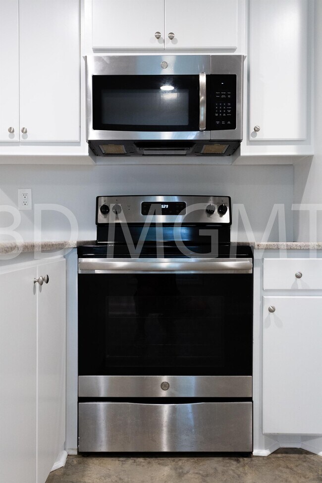 Foto del edificio - 100 Robin Ln