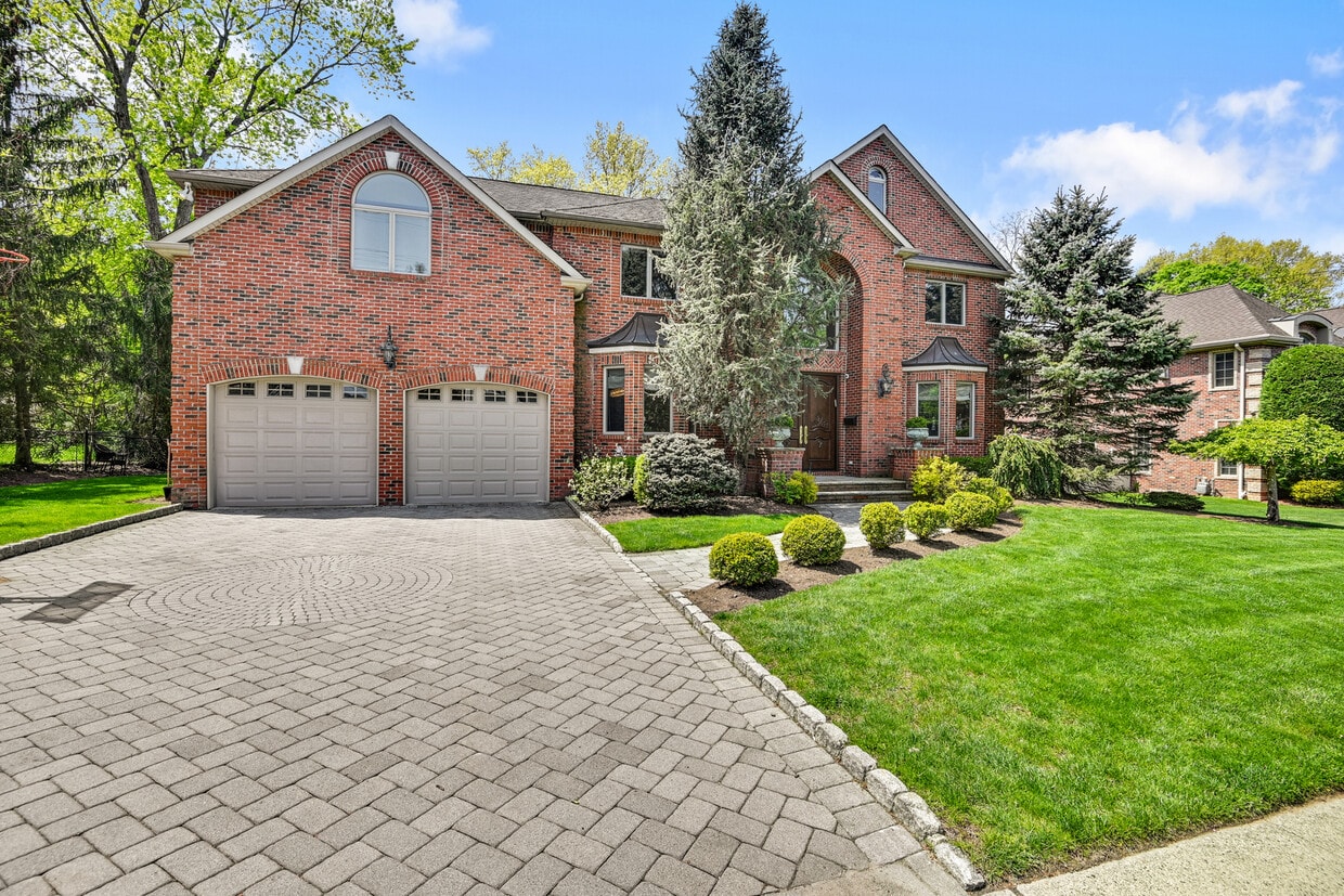 49 Walker Ave, Closter, NJ 07624 House Rental in Closter, NJ