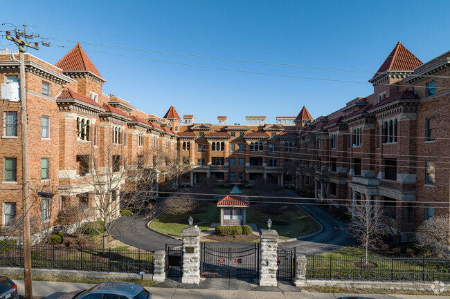 Building Photo - Eden Park