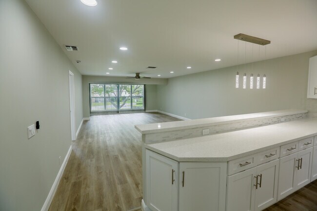 Foto del edificio - 1640 NW 18th Ave