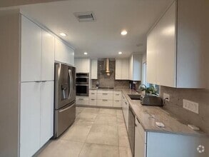 Building Photo - 847 Foresteria Ave