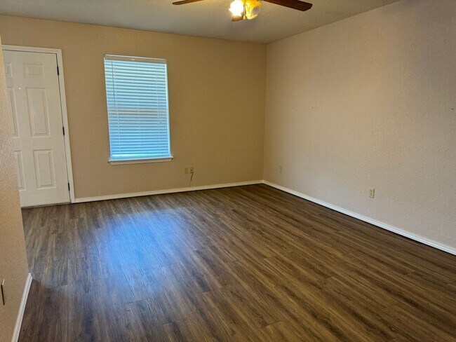 Foto del edificio - ***508-C NW E Street***