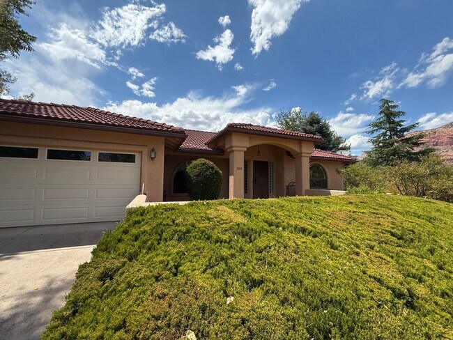 Building Photo - Desirable Uptown Sedona In the Orchards 3 ...