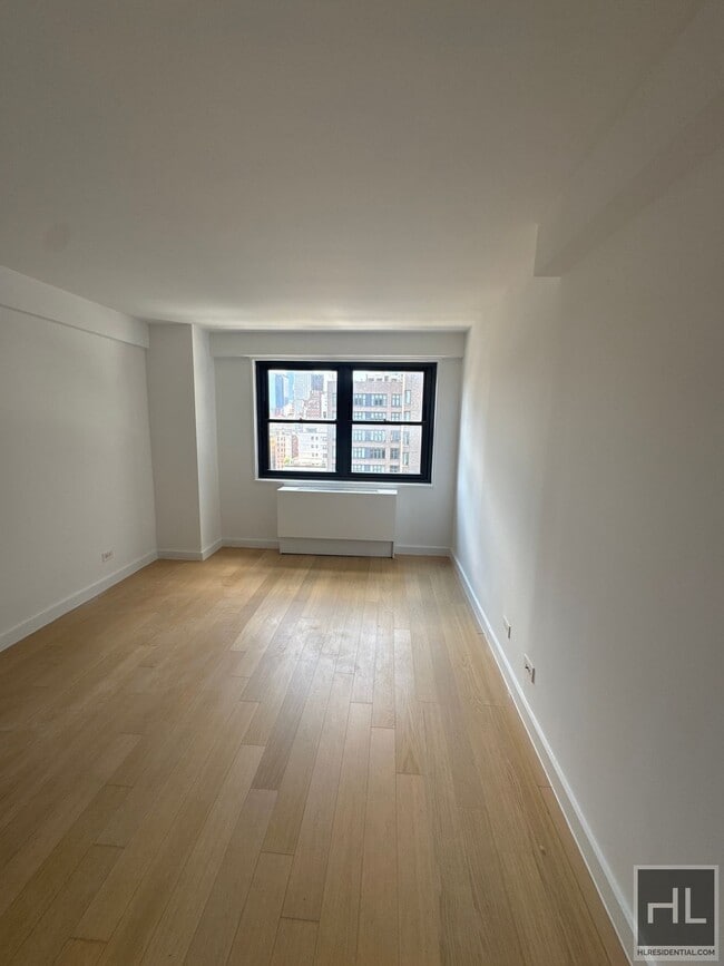 Building Photo - East 39th Street