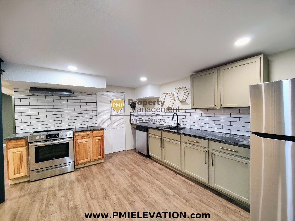 Primary Photo - Lower Level Unit with 2-Bedrooms in Duplex...