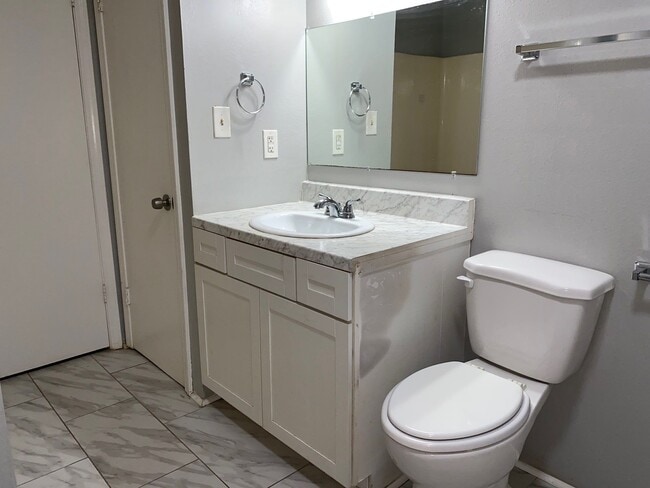 Building Photo - 21 Brianfield Cv