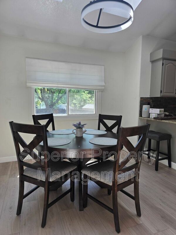 Foto del edificio - 4126 Stoneridge Ct