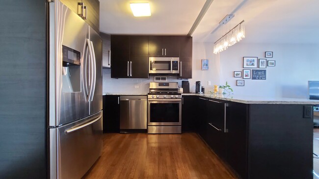 Newly remodeled kitchen - 400 E Randolph St