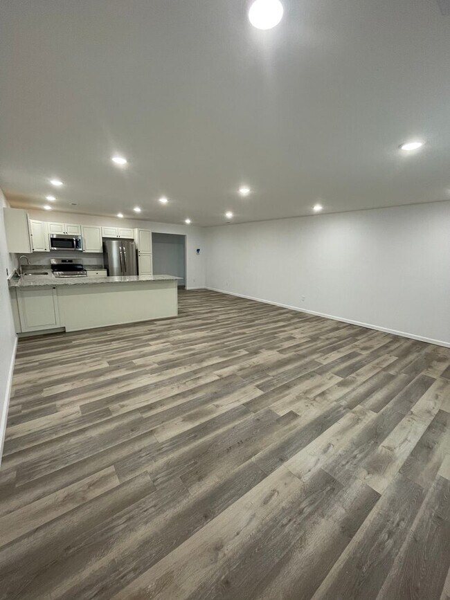 Foto del edificio - Duplexes Now Available!