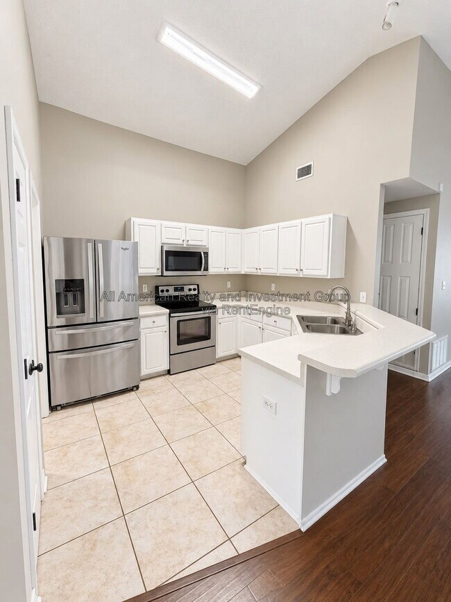Foto del edificio - 561 Rough Leaf Ln