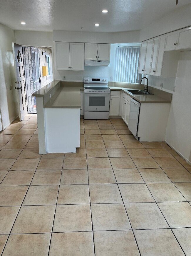 Cocina - 8681 La Salle St