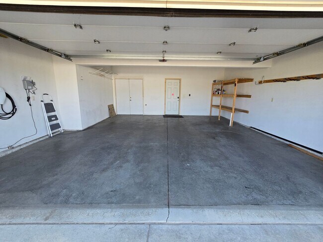 Building Photo - 901 Coffie Farm Rd