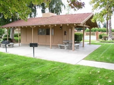 Picnic Area - College Park Townhomes