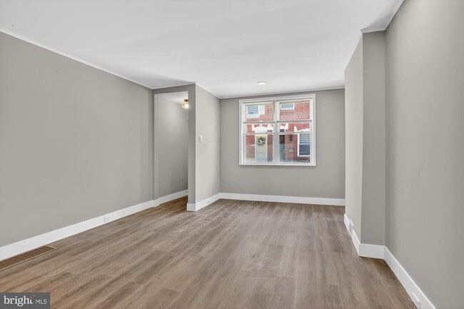 Building Photo - 2422 S Iseminger St