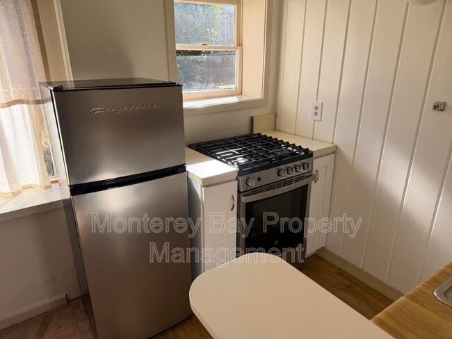 Building Photo - 332 Central Ave